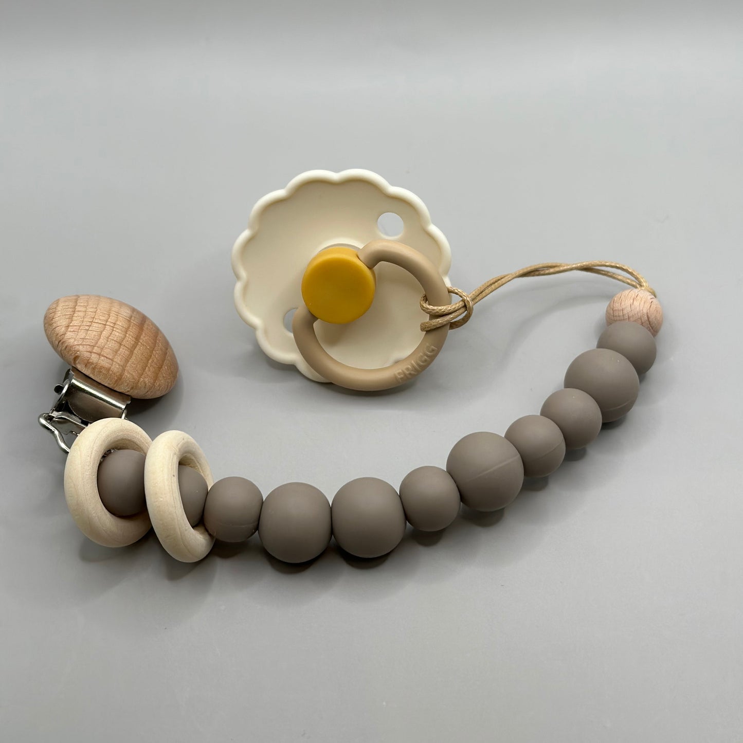 مجموعة المصاصة والمشبك