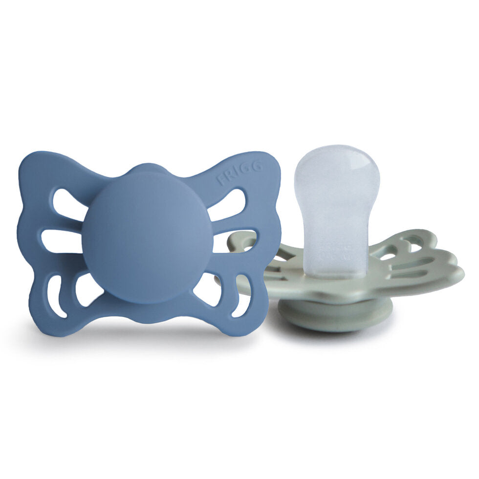 لهاية أطفال من السيليكون تشريحية على شكل فراشة من فريج، قطعتان، لون أزرق رمادي/بودري