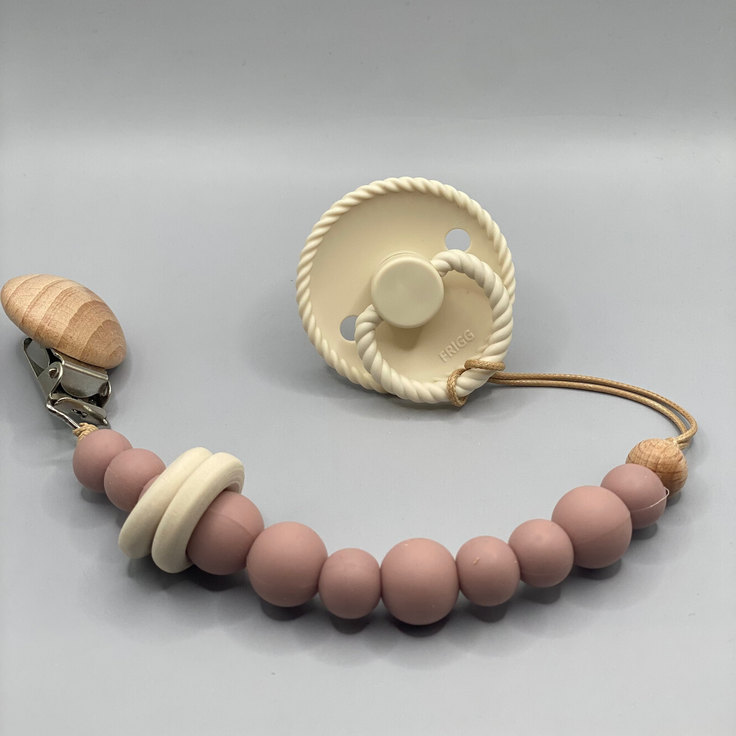 مجموعة المصاصة والمشبك